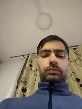 Snapshot of andreiiiii2025 chatting on November 28, 2025, 9:53 am andreiiiii2025 online show from November 28, 2025, 9:53 am