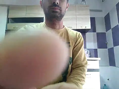 Snapshot of andreiiiii2025 chatting on February 26, 2025, 7:12 am andreiiiii2025 online show from February 26, 2025, 7:12 am