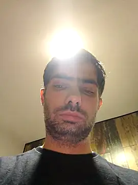 Snapshot of andreiiiii2025 chatting on January 14, 2026, 2:20 pm andreiiiii2025 online show from January 14, 2026, 2:20 pm