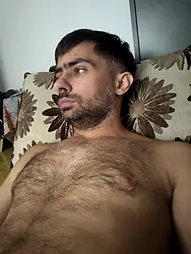 Snapshot of andreiiiii2025 chatting on October 17, 2025, 9:45 am andreiiiii2025 online show from October 17, 2025, 9:45 am