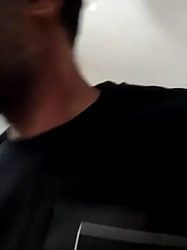 Snapshot of andreiiiii2025 chatting on February 3, 2026, 11:37 am andreiiiii2025 online show from February 3, 2026, 11:37 am