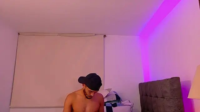 eross chipre  online show from February 4, 2026, 3:45 am