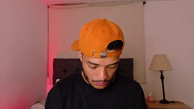 eross chipre  online show from April 5, 2026, 3:13 am