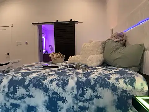 caylawatsun online show from November 20, 2025, 11:25 pm