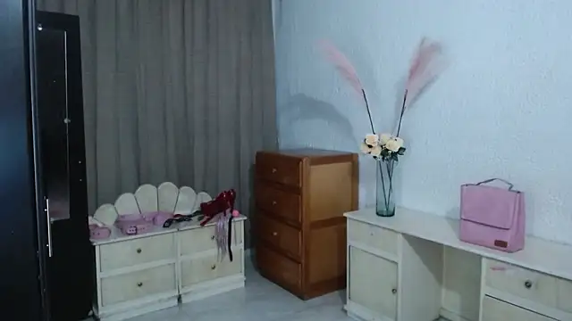 EngelCristaly online show from October 30, 2025, 6:55 am