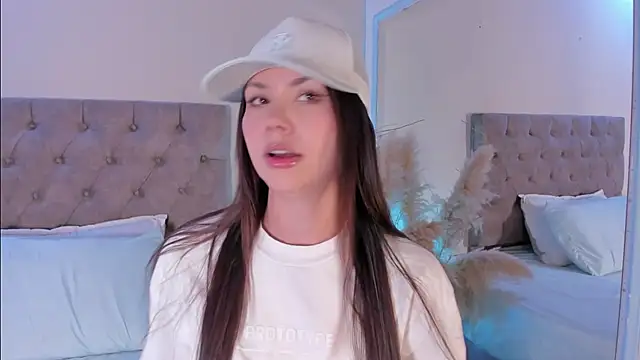 Snapshot of Celeste_99 chatting on November 27, 2025, 5:08 am Celeste 99 online show from November 27, 2025, 5:08 am