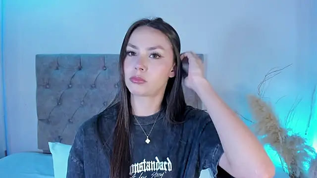 Snapshot of Celeste_99 chatting on January 6, 2026, 2:48 am Celeste 99 online show from January 6, 2026, 2:48 am