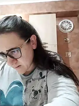 Snapshot of Dolcecurvy chatting on February 25, 2026, 10:09 pm Dolcecurvy online show from February 25, 2026, 10:09 pm