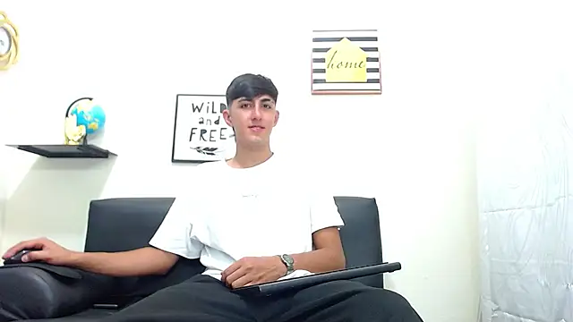 babymaik online show from March 21, 2025, 8:29 pm