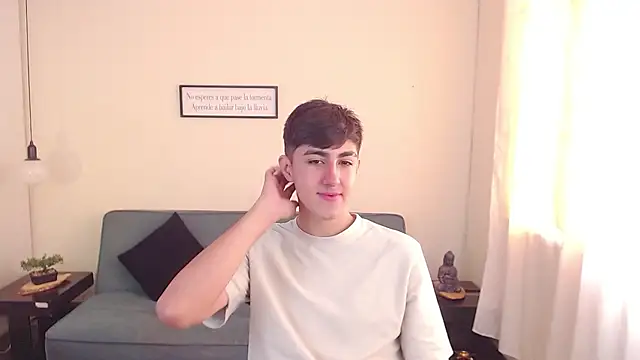 babymaik online show from March 18, 2025, 1:23 pm