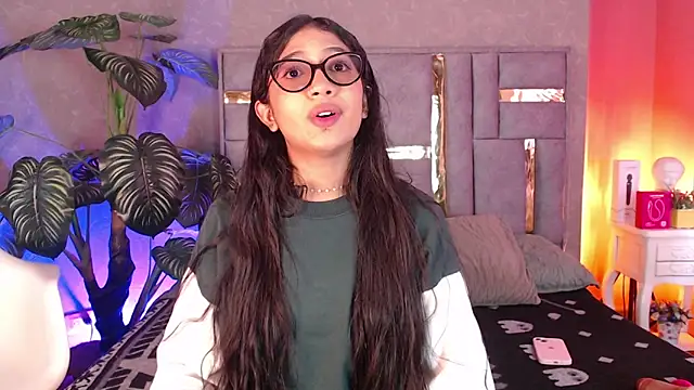 Tyla Ks online show from September 13, 2025, 7:36 pm