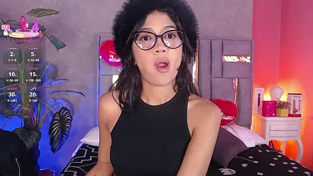 Snapshot of Tyla_Ks chatting on February 18, 2026, 7:32 pm Tyla Ks online show from February 18, 2026, 7:32 pm