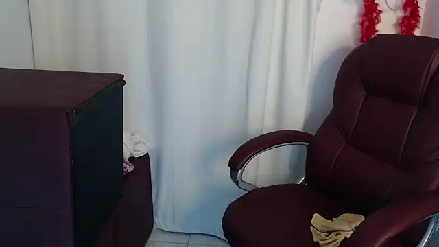 Mature 2025 online show from February 15, 2026, 8:02 am