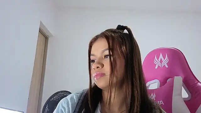 Snapshot of sophia_ramirez12 chatting on June 25, 2026, 2:20 am sophia ramirez12 online show from June 25, 2026, 2:20 am