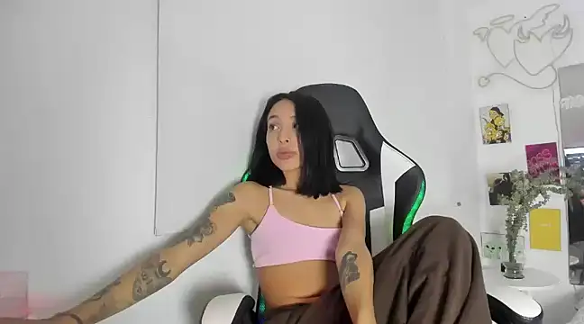 agaataa  online show from March 10, 2025, 8:28 am