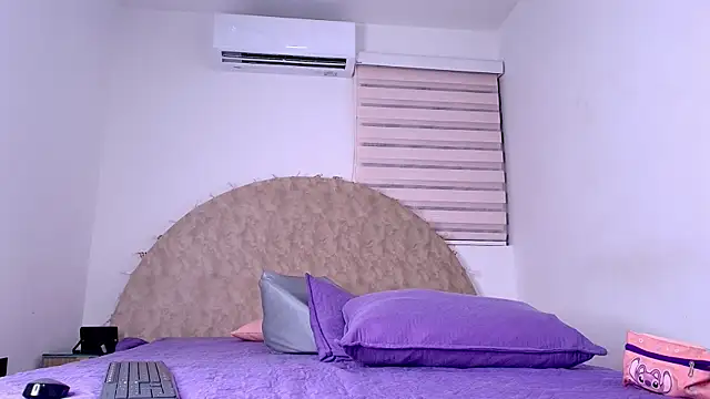 abigail fx online show from January 9, 2026, 3:24 am