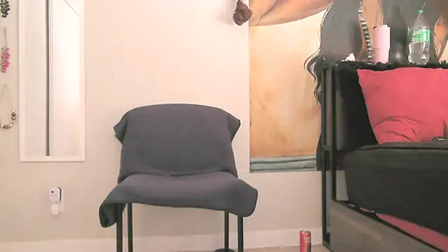 Snapshot of Queenanitadix chatting on March 3, 2026, 9:00 pm Queenanitadix online show from March 3, 2026, 9:00 pm