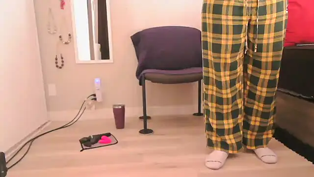 Snapshot of Queenanitadix chatting on February 5, 2026, 9:32 pm Queenanitadix online show from February 5, 2026, 9:32 pm