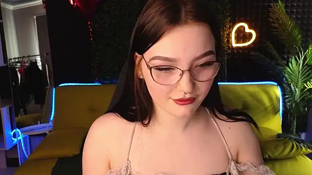 milliedoll online show from March 22, 2025, 4:24 am