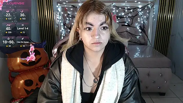 lili conor s online show from October 21, 2025, 4:01 am