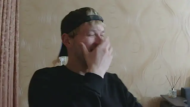 frama666 online show from April 22, 2026, 8:15 pm