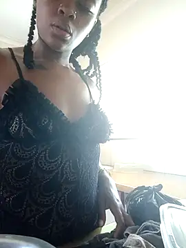 xxTatiannaxx online show from November 4, 2025, 8:29 am
