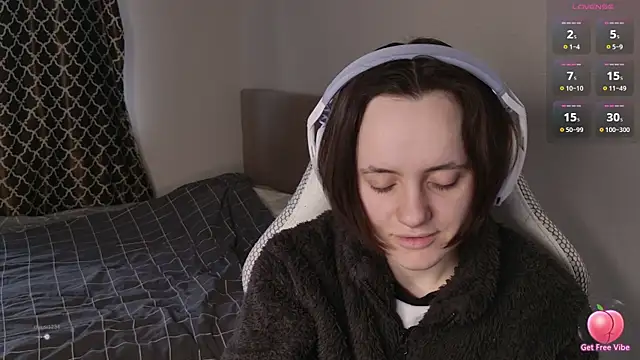 Luna Loveee online show from April 2, 2026, 4:52 am