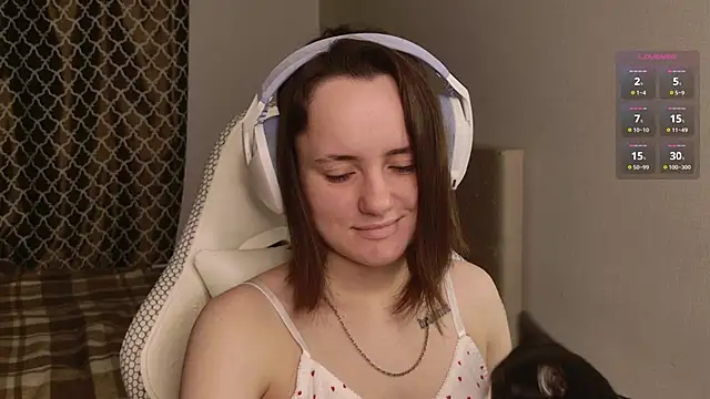 Luna Loveee online show from November 10, 2025, 4:17 am