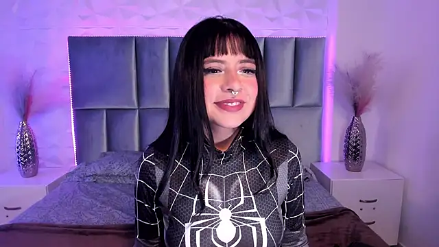 Selene bennet online show from September 9, 2025, 4:00 am