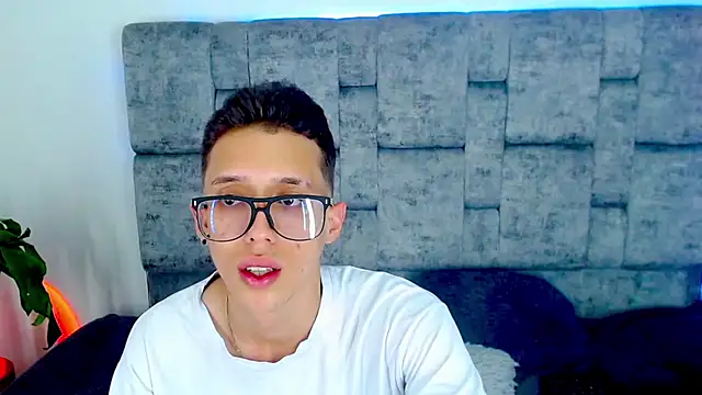 skinny bigcock02 online show from February 21, 2025, 7:32 pm