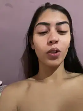 Snapshot of ldkzinnn chatting on October 9, 2025, 11:44 am ldkzinnn online show from October 9, 2025, 11:44 am