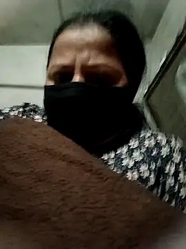 sharnjit299 online show from December 2, 2025, 4:41 pm