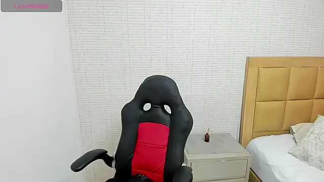 MEGANZARICK online show from October 4, 2025, 12:28 pm