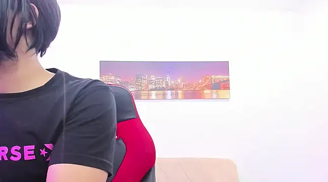 GigiHilss online show from February 27, 2025, 1:38 pm