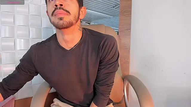 Snapshot of AlejandroStormm chatting on February 8, 2026, 3:37 am AlejandroStormm online show from February 8, 2026, 3:37 am