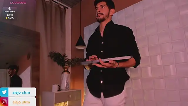 Snapshot of AlejandroStormm chatting on March 21, 2025, 2:28 am AlejandroStormm online show from March 21, 2025, 2:28 am