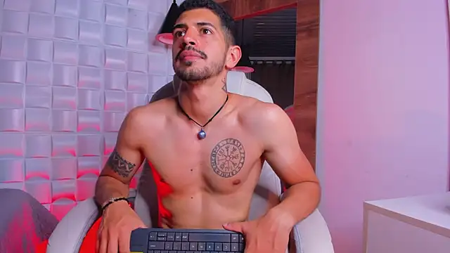 Snapshot of AlejandroStormm chatting on December 4, 2025, 8:08 pm AlejandroStormm online show from December 4, 2025, 8:08 pm