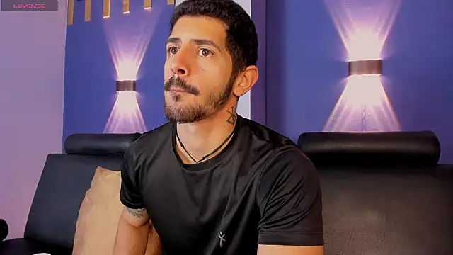 Snapshot of AlejandroStormm chatting on February 6, 2026, 8:38 pm AlejandroStormm online show from February 6, 2026, 8:38 pm