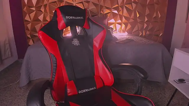 Snapshot of AlejandroStormm chatting on March 21, 2025, 11:56 pm AlejandroStormm online show from March 21, 2025, 11:56 pm