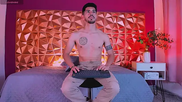 Snapshot of AlejandroStormm chatting on March 4, 2025, 9:54 pm AlejandroStormm online show from March 4, 2025, 9:54 pm