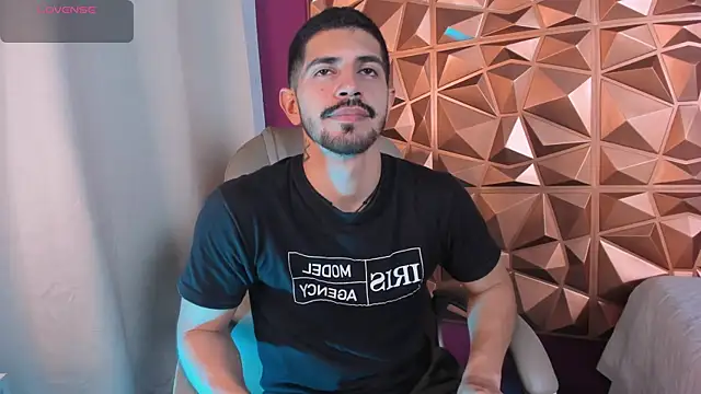 Snapshot of AlejandroStormm chatting on February 19, 2026, 8:50 pm AlejandroStormm online show from February 19, 2026, 8:50 pm