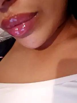 Sexlove1xo online show from October 13, 2025, 3:02 pm