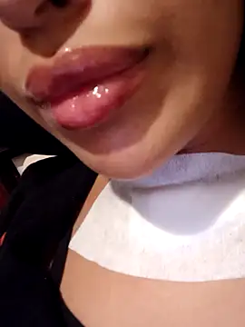 Sexlove1xo online show from October 25, 2025, 12:21 am