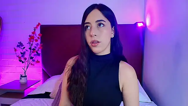 Lexi Howard  online show from March 3, 2026, 4:30 am