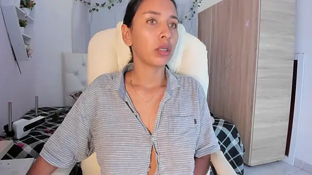 Emma lorense22 online show from November 27, 2025, 7:25 pm