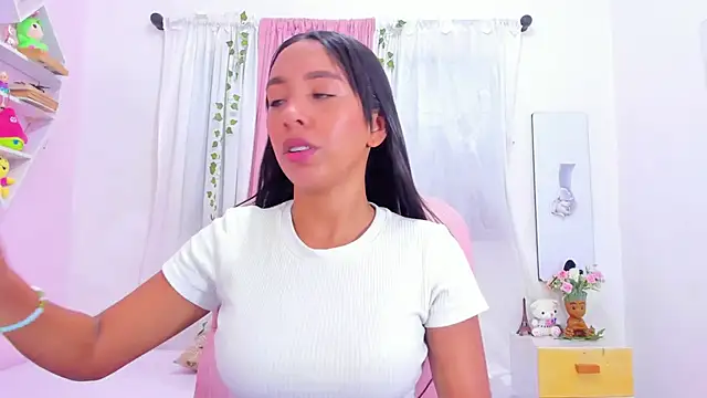 Emma lorense22 online show from March 11, 2025, 7:03 pm