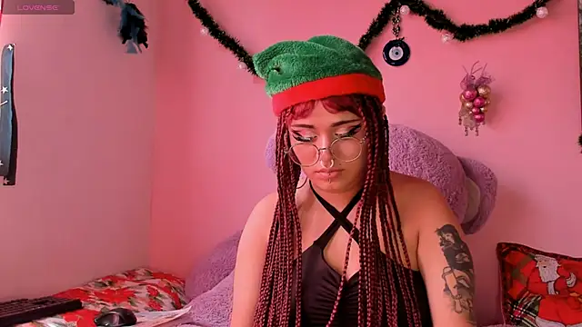 Maddy Jhonsson online show from December 20, 2025, 4:43 pm