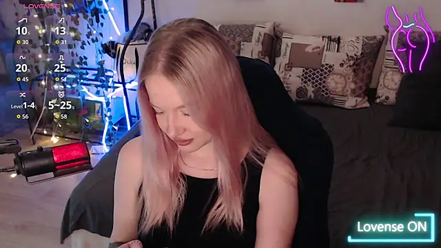 Snapshot of lissallor_ chatting on October 8, 2025, 6:08 pm lissallor online show from October 8, 2025, 6:08 pm