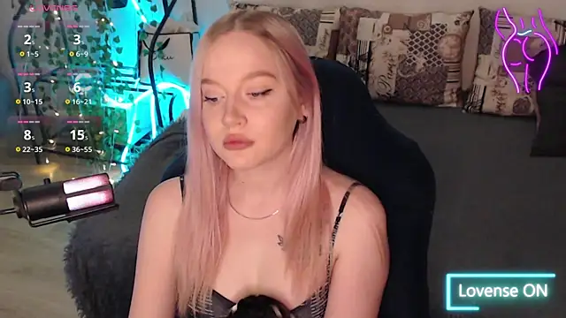 Snapshot of lissallor_ chatting on October 6, 2025, 3:35 pm lissallor online show from October 6, 2025, 3:35 pm