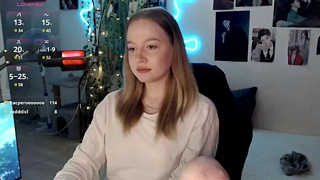 Snapshot of lissallor_ chatting on March 5, 2025, 12:33 pm lissallor online show from March 5, 2025, 12:33 pm
